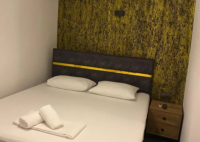 Quarto em Acomodações Particulares Uyar & *