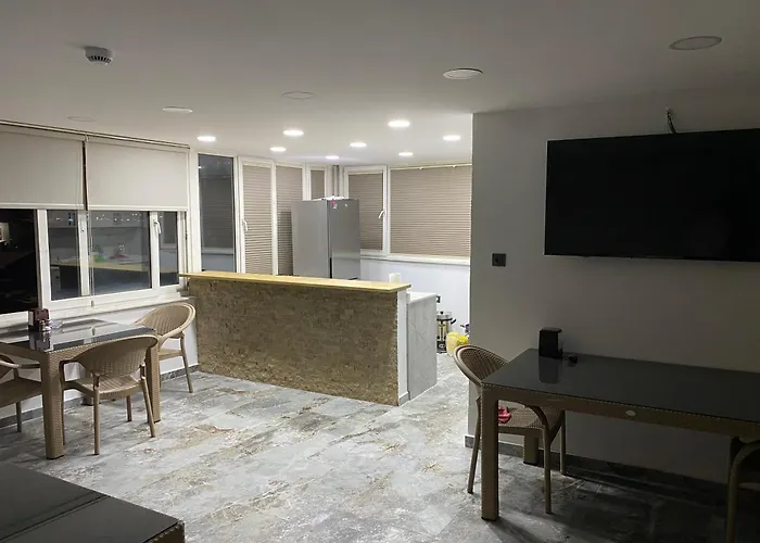 Uyar & * بودروم